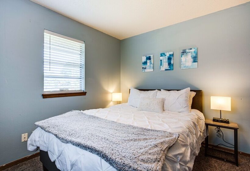 Pet Friendly Midwest City Home, 10 Mi To Dtwn Okc!