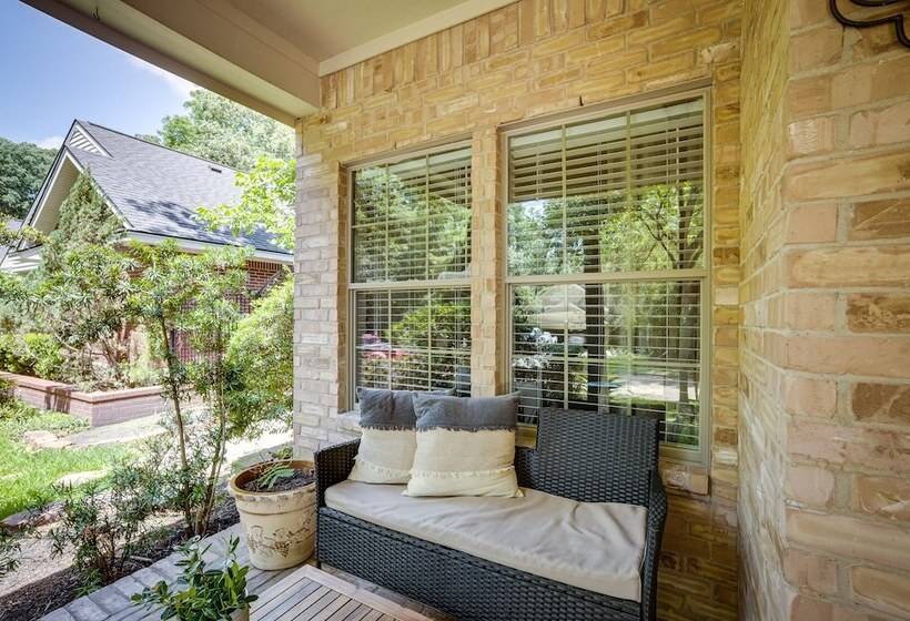 Pet Friendly Montgomery Retreat W/ Community Pool!