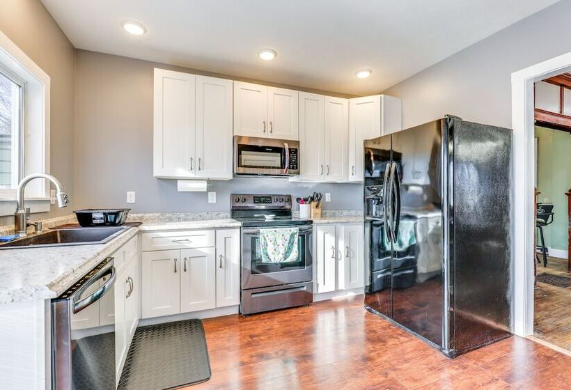 Pet Friendly Penn Yan Home: Wineries, Parks, Lakes