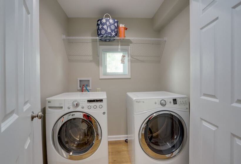 Welcoming Port Clinton Vacation Rental!