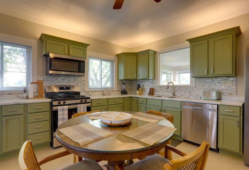 Welcoming Port Clinton Vacation Rental!