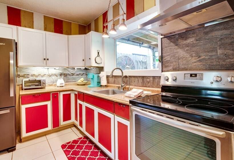 Fire Pit & Grill At Pet Friendly Port Isabel Home!