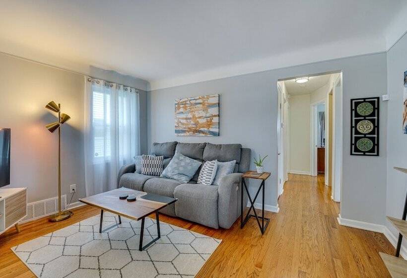 Pet Friendly Southfield House W/ Ping Pong Table!