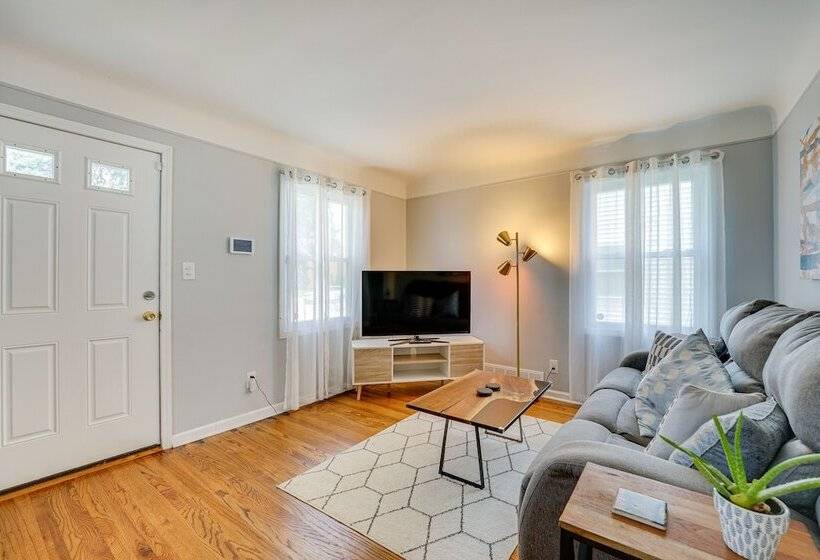 Pet Friendly Southfield House W/ Ping Pong Table!