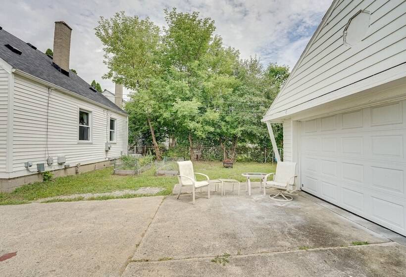 Pet Friendly Southfield House W/ Ping Pong Table!