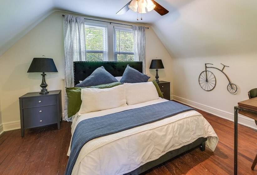 Springfield Home W/ Yard: 3 Mi To Downtown!