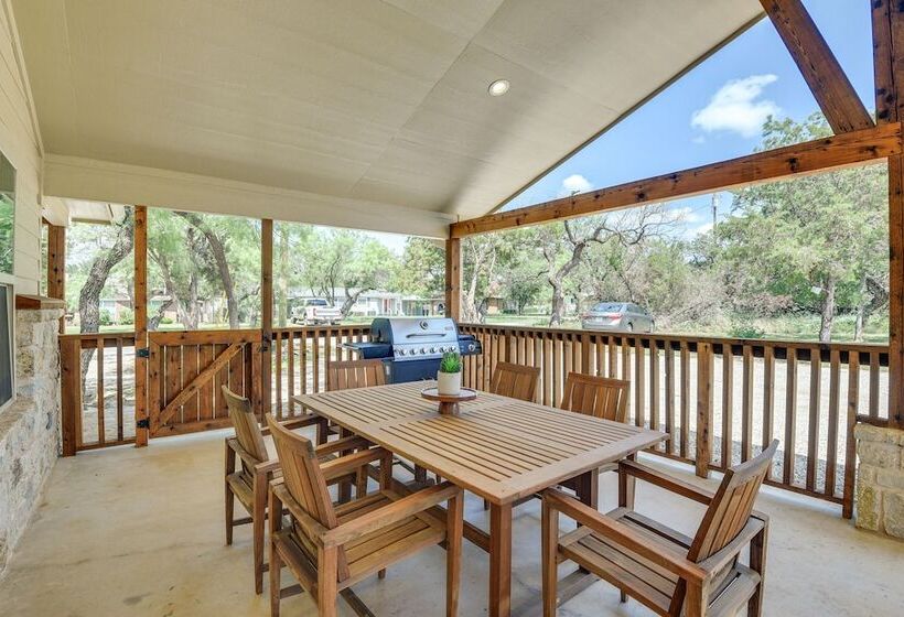 Pet Friendly Texas Home W/ Furnished Patio & Grill