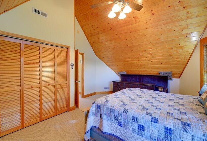 Piney Creek Cabin W/ Deck, Grill & Mountain Views!