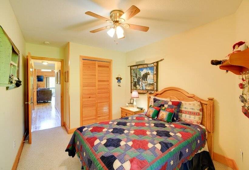 Piney Creek Cabin W/ Deck, Grill & Mountain Views!