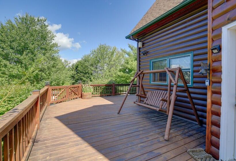 Piney Creek Cabin W/ Deck, Grill & Mountain Views!