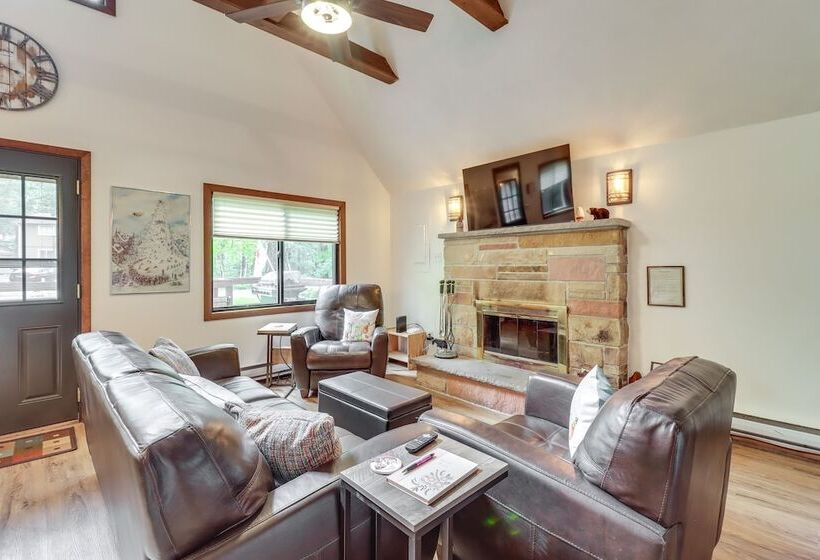 Pocono Lake Cabin   Walk To Arrowhead Lake!