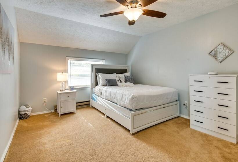 Poconos Vacation Rental W/ Pool & Beach Access!