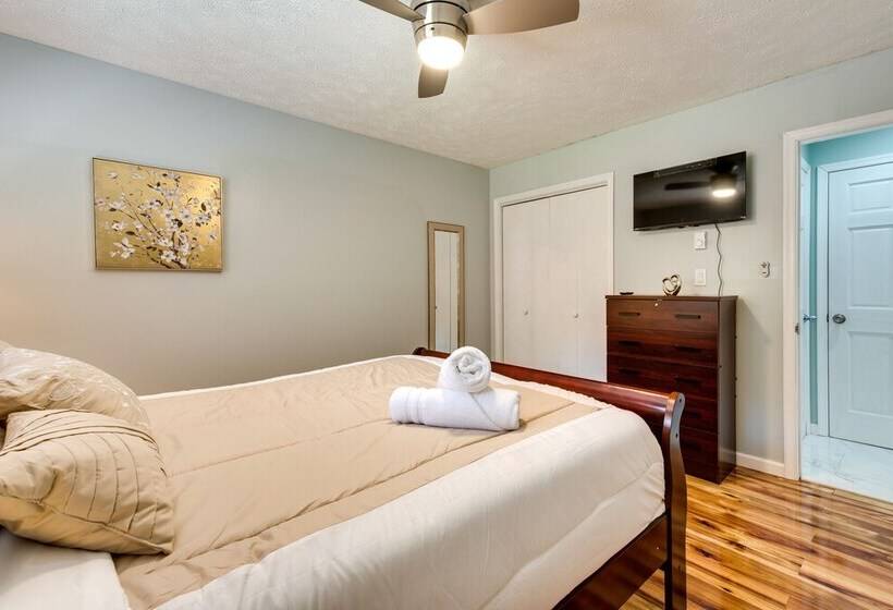 Poconos Vacation Rental W/ Pool & Beach Access!