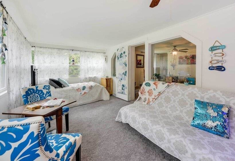 Powers Lake Home W/ Patio   9 Mi To Lake Geneva!