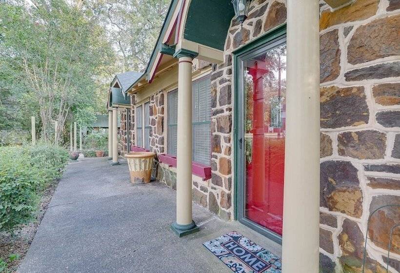 Quaint Jefferson Duplex: Walk To Downtown