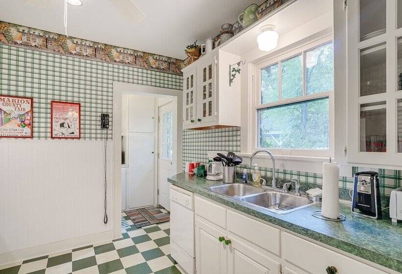 Quaint Jefferson Duplex: Walk To Downtown