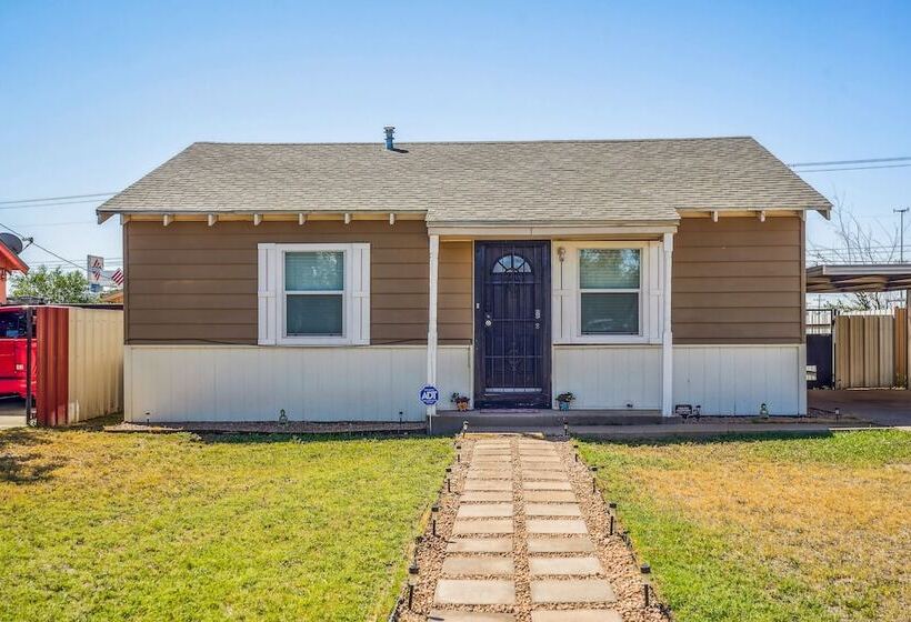 Quaint Midland Home ~ 1 Mi To Downtown!