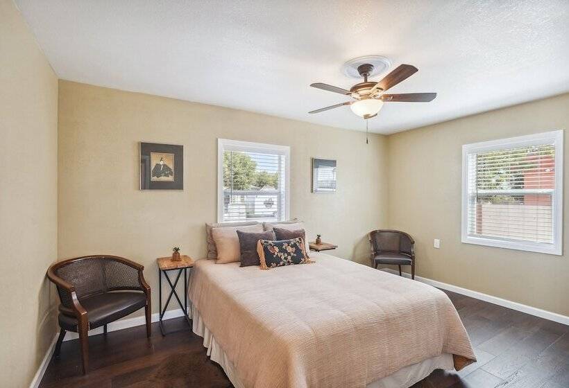 Quaint Midland Home ~ 1 Mi To Downtown!