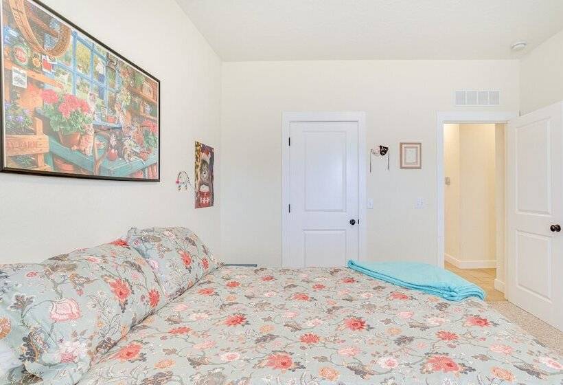 Quaint Noble Home: 6 Mi To University Of Oklahoma!