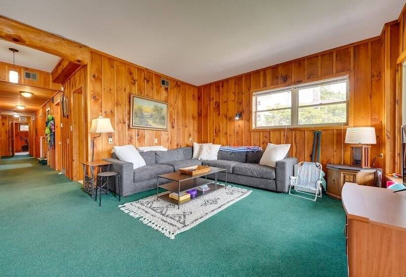 Queensbury Lakefront Home: Screened Porch & Views!