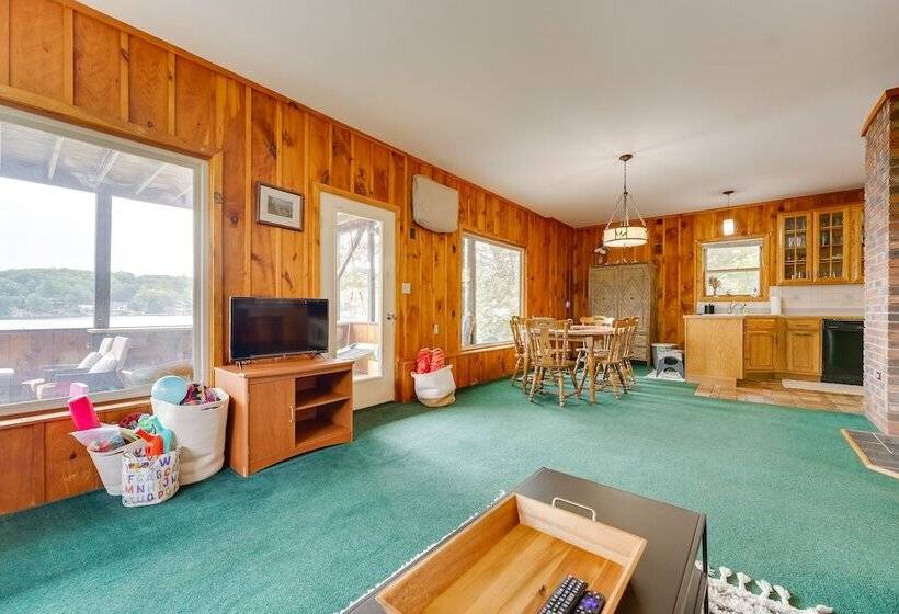 Queensbury Lakefront Home: Screened Porch & Views!