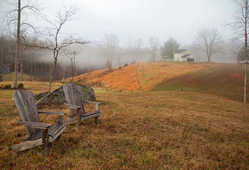 Quiet Charlottesville Hideaway In Baileys Retreat!