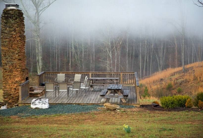 Quiet Charlottesville Hideaway In Baileys Retreat!