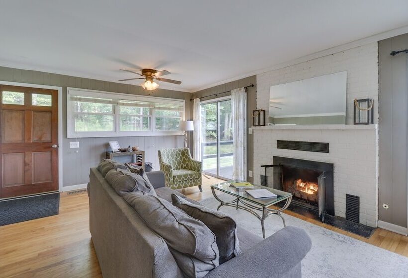 Quiet Charlottesville Hideaway In Baileys Retreat!