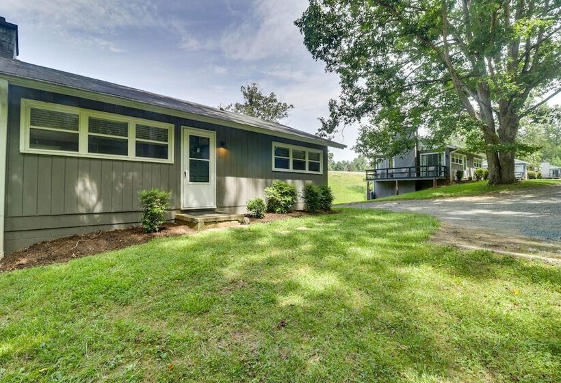 Quiet Charlottesville Hideaway In Baileys Retreat!