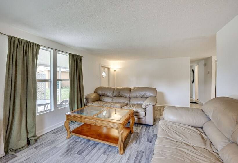 Quiet Crescent City Home W/ Fire Pit, Boat Parking