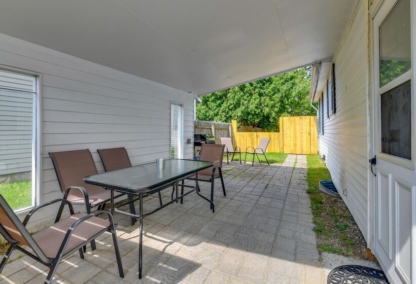 Quiet Home: Yard, Patio, Near Downtown Burlington