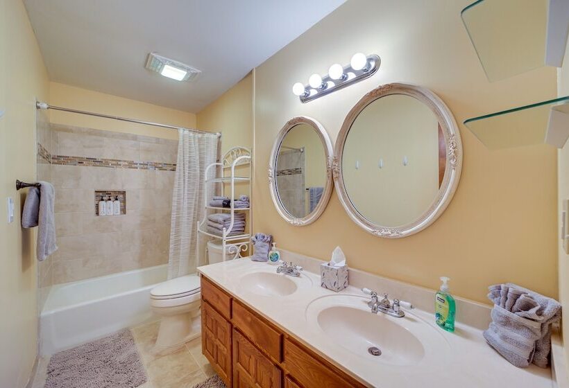 Quiet Oklahoma Home   Close To Golf Courses!