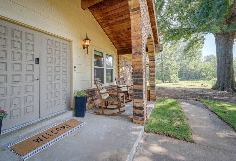 Quiet Oklahoma Home   Close To Golf Courses!
