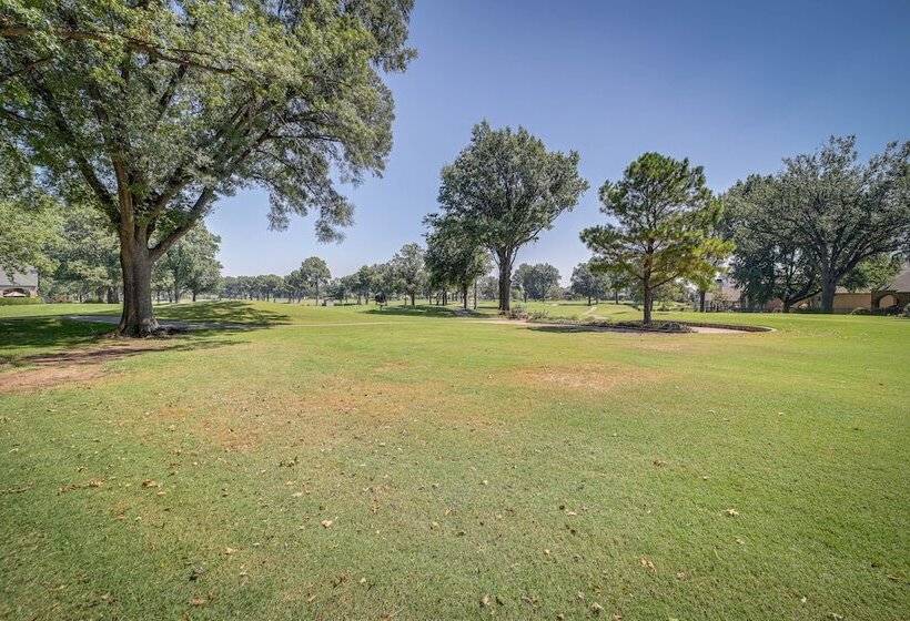 Quiet Oklahoma Home   Close To Golf Courses!