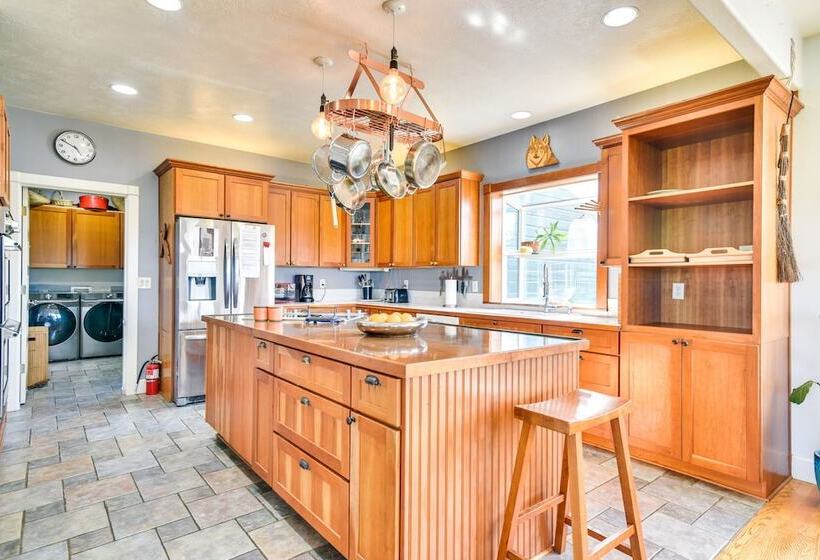 Rainier Home On 20 Acres W/ Blueberry Farm!