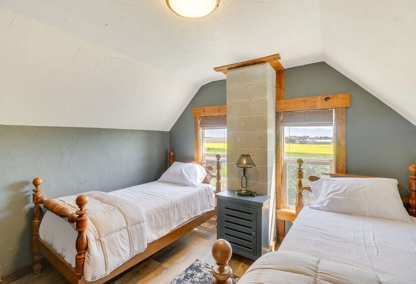 Remodeled Kalispell Farmhouse W/ Mountain Views