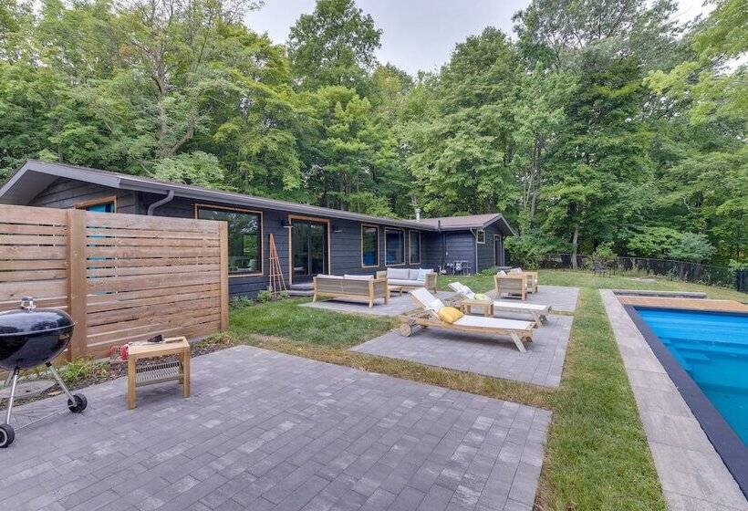 Riverfront Appleton Home With Pool & Boat Dock!