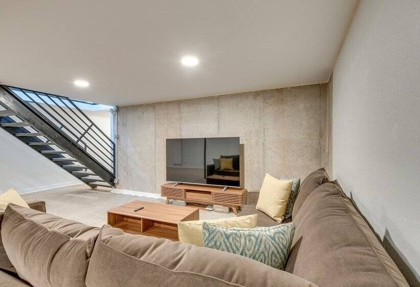 Riverfront Appleton Home With Pool & Boat Dock!