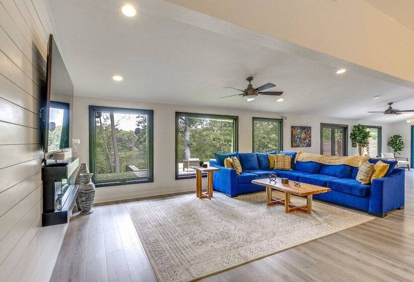 Riverfront Appleton Home With Pool & Boat Dock!