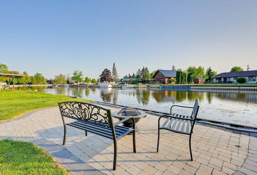 Riverfront Au Gres Cottage W/ Fire Pit & Grill!