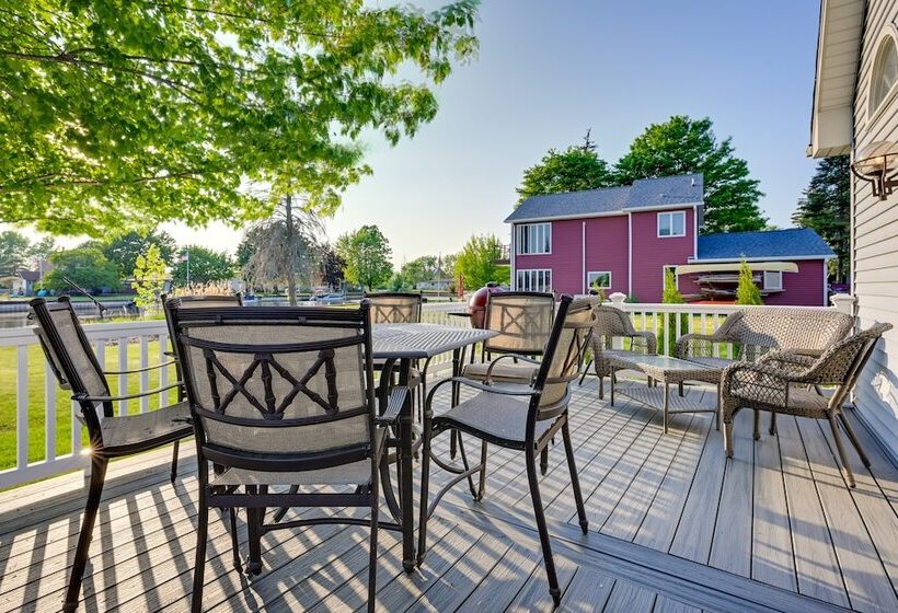 Riverfront Au Gres Cottage W/ Fire Pit & Grill!