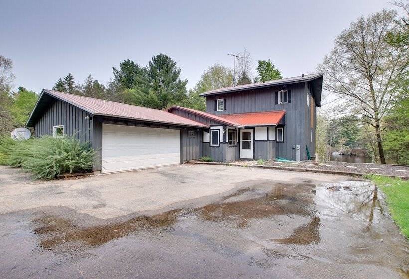 Riverfront Escape In Shawano On 3 Private Acres!