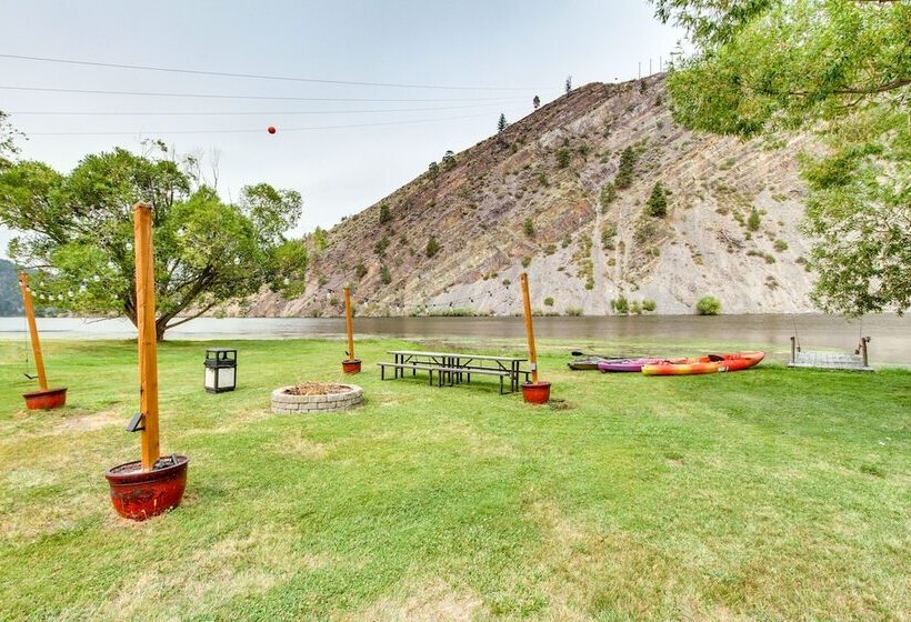 Riverfront Helena Retreat W/ Small Dock + Kayaks!