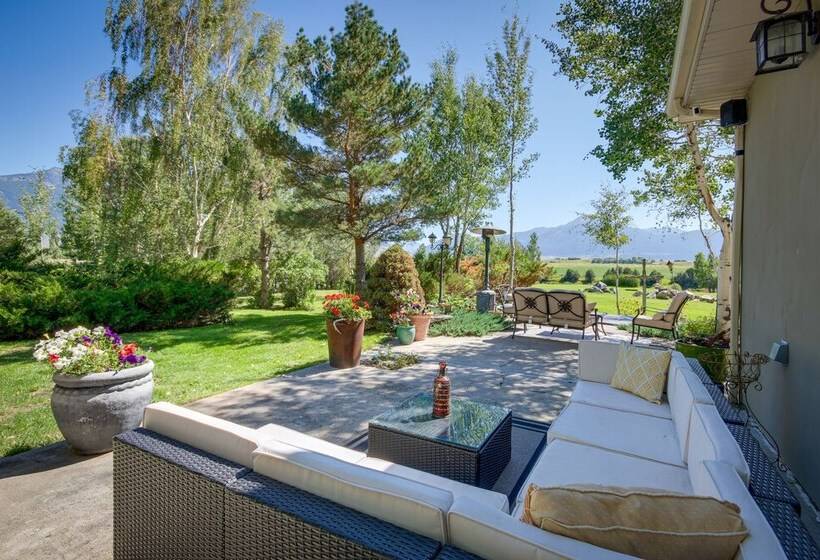 Riverfront Livingston House In Paradise Valley!
