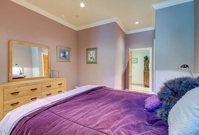 Riverfront Livingston House In Paradise Valley!