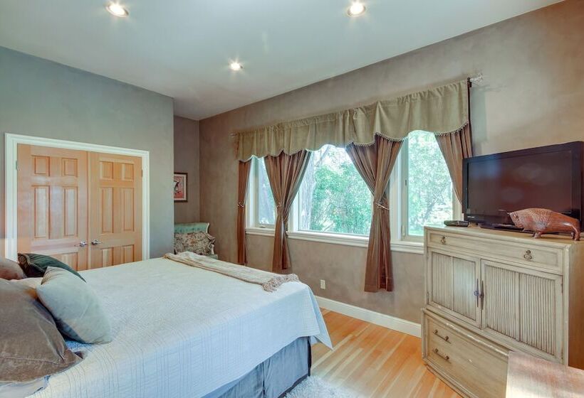 Riverfront Livingston House In Paradise Valley!