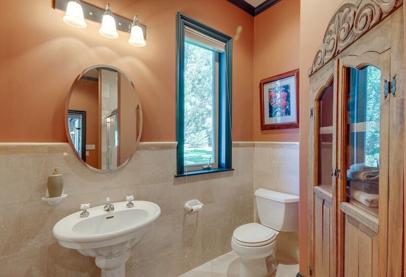 Riverfront Livingston House In Paradise Valley!