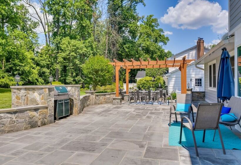 Rockville Home: Patio Oasis, Fireplace, Near Dc!