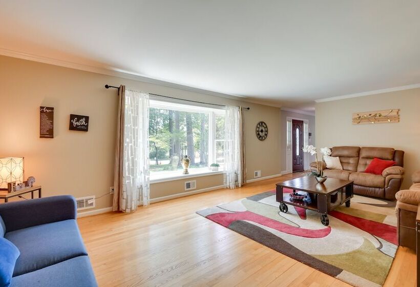 Rockville Home: Patio Oasis, Fireplace, Near Dc!