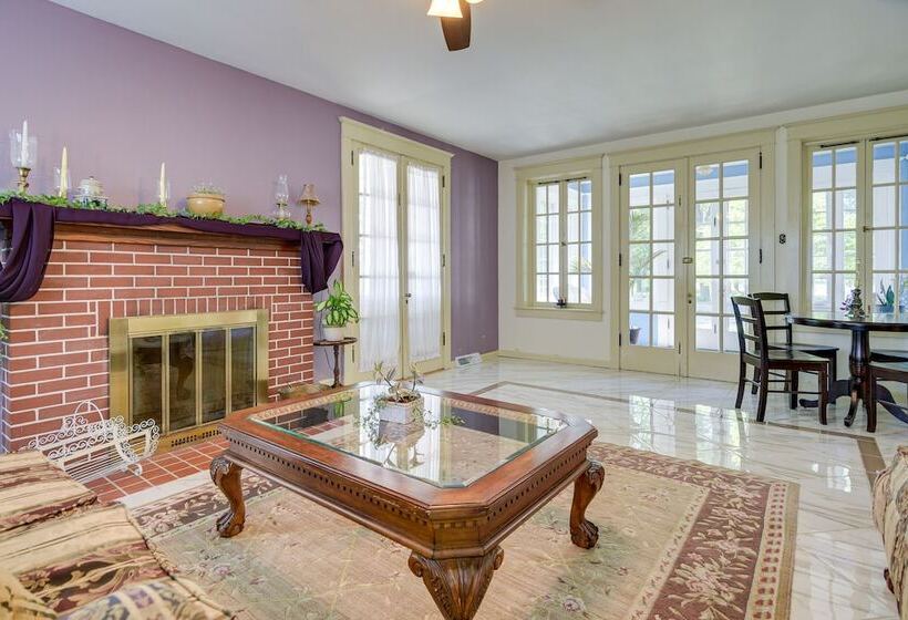 Ronks Vacation Rental: 2 Mi To Dutch Wonderland!